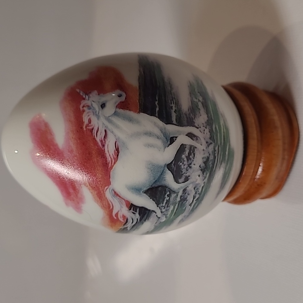 Vintage Princeton gallery 1993 porcelain egg Unicorn w/ wood stand